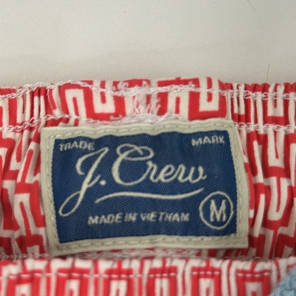 J. Crew Men's Patterned red & white lined  swim shorts / trunks - Picture 3 of 10